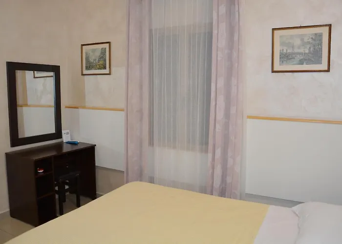 Guest house Carina 4*