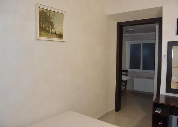 Carina Guest house